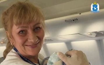 Жительница Ямала благополучно родила на борту самолета