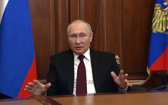 Путин раскрыл разные смыслы слова "мир"