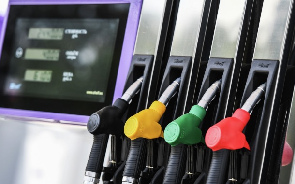 Дрозденко: нефтяные компании увеличат поставки бензина в Ленинградскую область