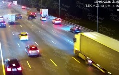 Дептранс показал видео серьезного ДТП с пострадавшими на МКАД
