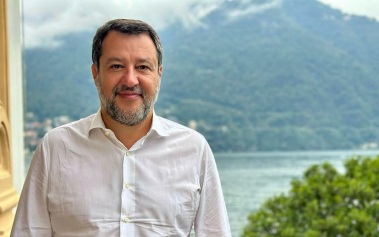 Вице-премьер Италии: трудно представить политиков ЕС в роли переговорщиков с РФ