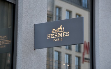 Наследник дома моды Hermes рассказал о потере миллиардов из-за сделки с LVMH