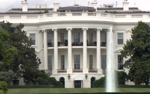 Законопроект Трампа о пошлинах против импортеров нефти вызвал критику в мире