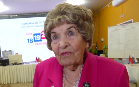 100-летняя Антонина Терехова приняла участие в выборах депутатов ГД в Магадане