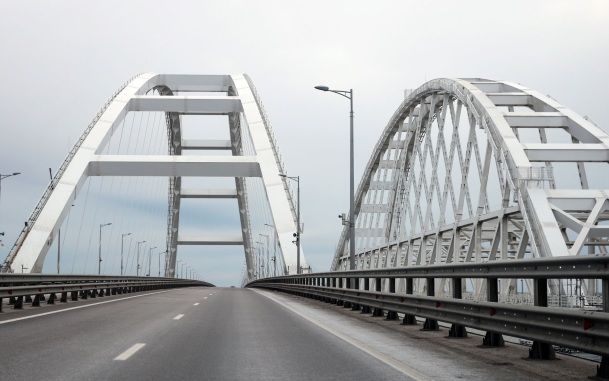 Крымский мост открыли для движения транспорта