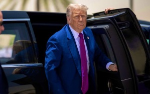 Трамп досрочно прибыл в Белый дом на фоне атаки хуситов на Эр-Рияд