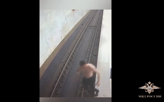 Пытавшийся скрыться от полицейских в тоннеле метро мужчина арестован на 15 суток