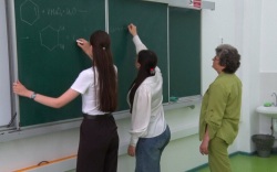 Кубанские стобалльники получат выплаты по 100 тысяч рублей