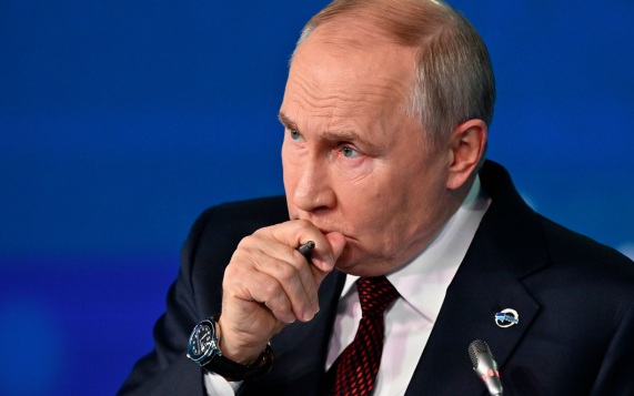 Путин назвал распространение ИИ большим вызовом в сфере инфокоммуникаций