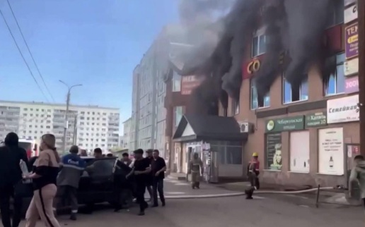 Одна из пострадавших во время пожара в ТЦ в Башкирии введена в кому