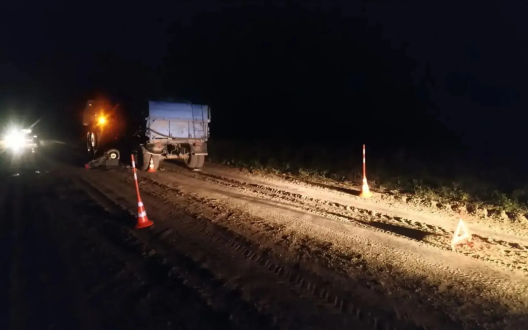 В Тюменской области мотоциклист погиб, влетев в прицеп стоявшего трактора