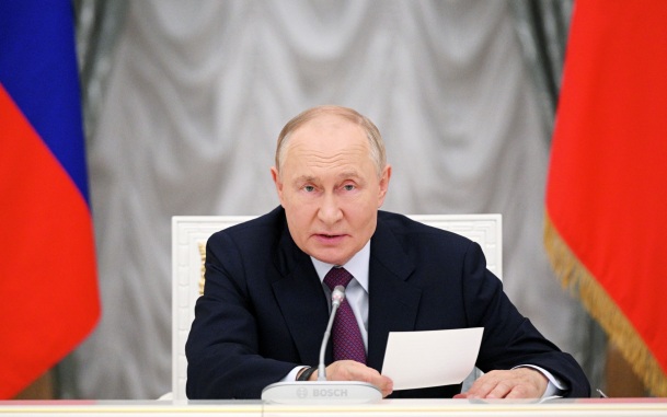 Путин призвал разъяснить гражданам отличия цифрового рубля от безналичного