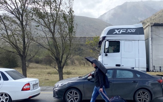 Граждан и работников КПП эвакуировали на границе между Грузией и Россией