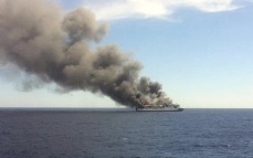 В Эгейском море загорелся греческий паром