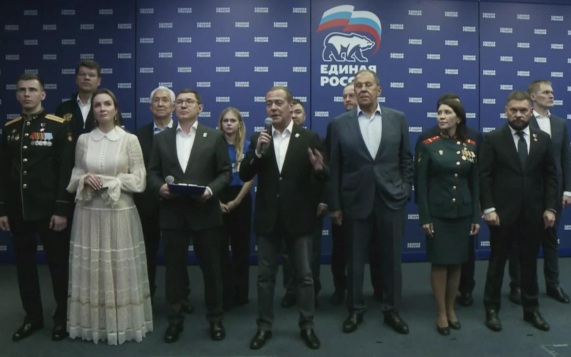 Четверо из первой пятерки депутатов "Единой России" откажутся от мандатов