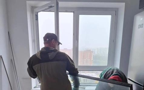 В Люберцах приступили к остеклению пострадавшего от БПЛА дома