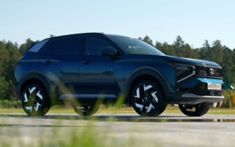На АвтоВАЗе объяснили, чем Lada Azimut лучше китайских кроссоверов