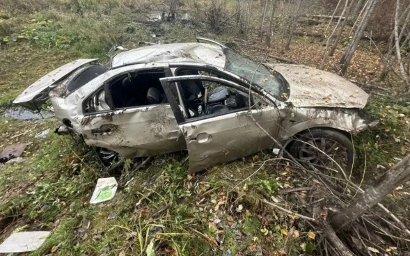 В Вологодской области водитель погиб в перевернувшейся машине