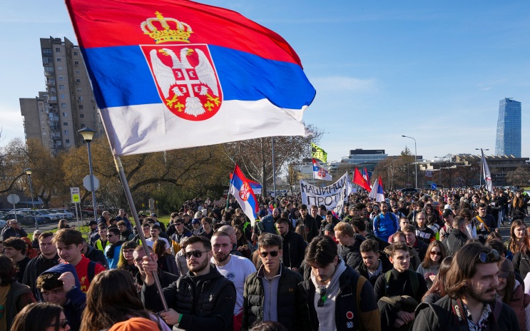 Историк: в Сербии мало молодежи для подрыва политической системы