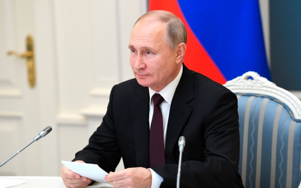 Путин распорядился закупить зерно у аграриев в резерв
