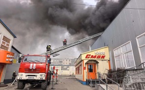 Спасатели локализовали пожар на рынке в Петропавловске-Камчатском