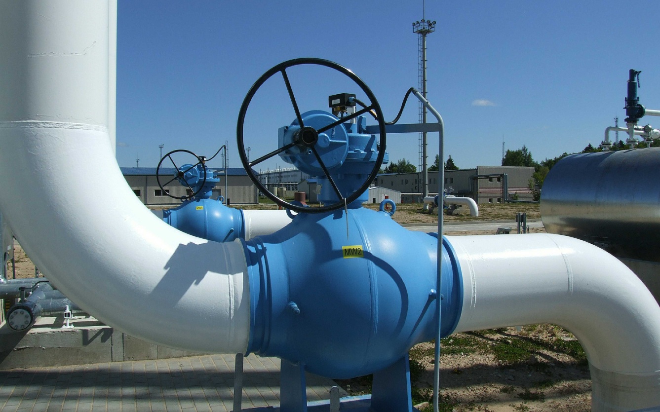 Разрешение иностранцам покупать газ РФ не только через Газпромбанк продлено