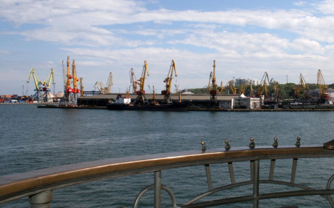 В Одесской области неизвестные заняли морской терминал