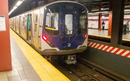 Мужчина в метро Нью-Йорка погиб в результате несчастного случая
