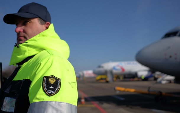 Самолет "Авроры" вернулся в аэропорт Благовещенска после вылета в Приамурье