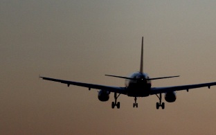 Вылетевший из ОАЭ в Израиль рейс авиакомпании Flydubai подал сигнал о захвате