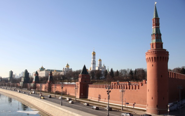 В центре Москвы в районе Кремля перекрыли движение
