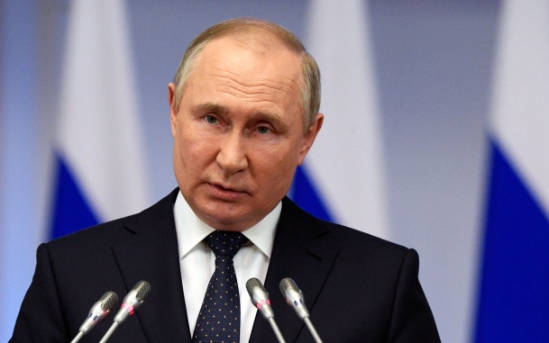 Путин: Россия не будет просить подачек и бегать с протянутой рукой