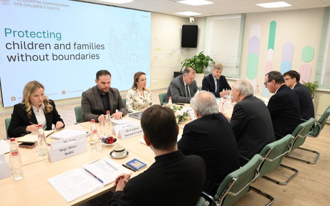 Кардинал Дзуппи встретился с Ушаковым, Лантратовой и Львовой-Беловой