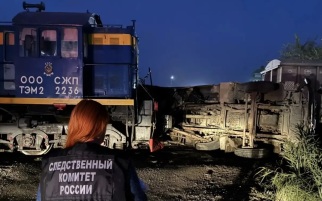 В Саратове устанавливают причины столкновения поезда и самосвала