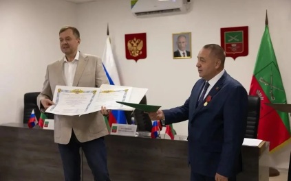 В российский геральдический регистр внесены флаг и герб Запорожской области