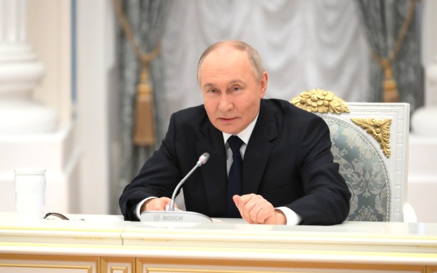 Путин иронично ответил на вопрос, смутил ли его визит Зеленского в Белград
