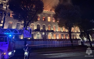 Пострадавших в результате пожара в особняке Миллера в Санкт-Петербурге нет