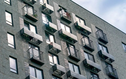 В большинстве московских домов включили отопление
