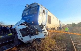 Четыре человека погибли в Румынии при столкновении микроавтобуса с поездом