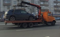 "Таранили машины": пострадавшие рассказали о банде "черных эвакуаторщиков"