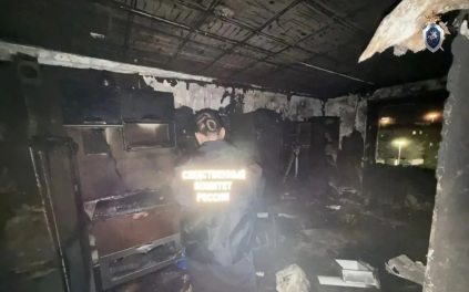 Младенец погиб при пожаре в Петербурге, родители выпрыгнули из окна