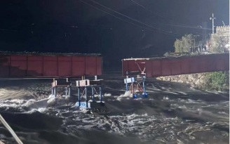 В Дагестане из-за сильных дождей повреждены конструкции "Красного моста"