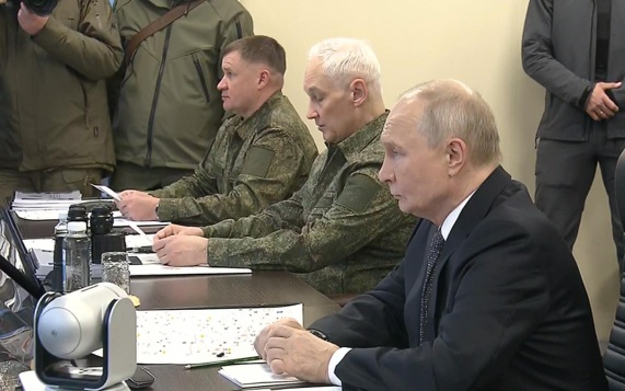 Путину доложили об опыте использования роботов российскими военными