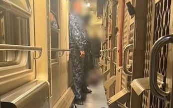 Видеокадры с места нападения заключенного на конвоиров опубликовал СК