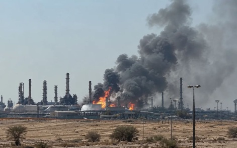 На объекте саудовской компании Aramco в Эр-Рияде начался пожар