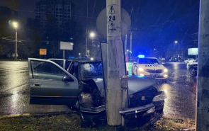 В Удмуртии 19-летний водитель врезался в опору ЛЭП в состоянии опьянения