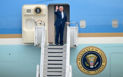 Белый дом отказался допустить журналистов Politico на борт Трампа