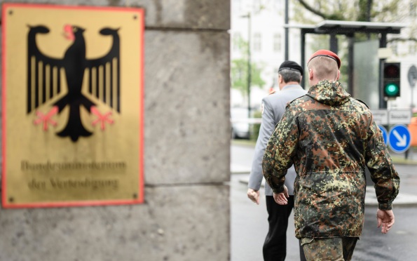 В Германии втрое выросло число отказов мужчин от службы в армии