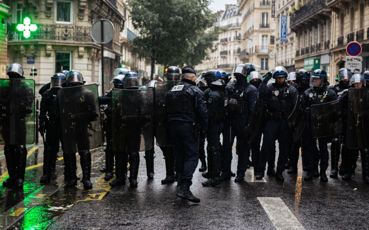 Политолог Егорченков заявил, что протесты во Франции достигли уровня 1968 года