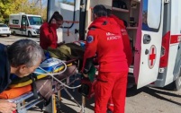 Врачи борются за жизнь ребенка, выпавшего с балкона 4-го этажа в Приморье